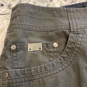 Kuhl Shorts Vintage Patina Dye Cargo Hiking Size 30 waist.  Khaki Green Gorpco